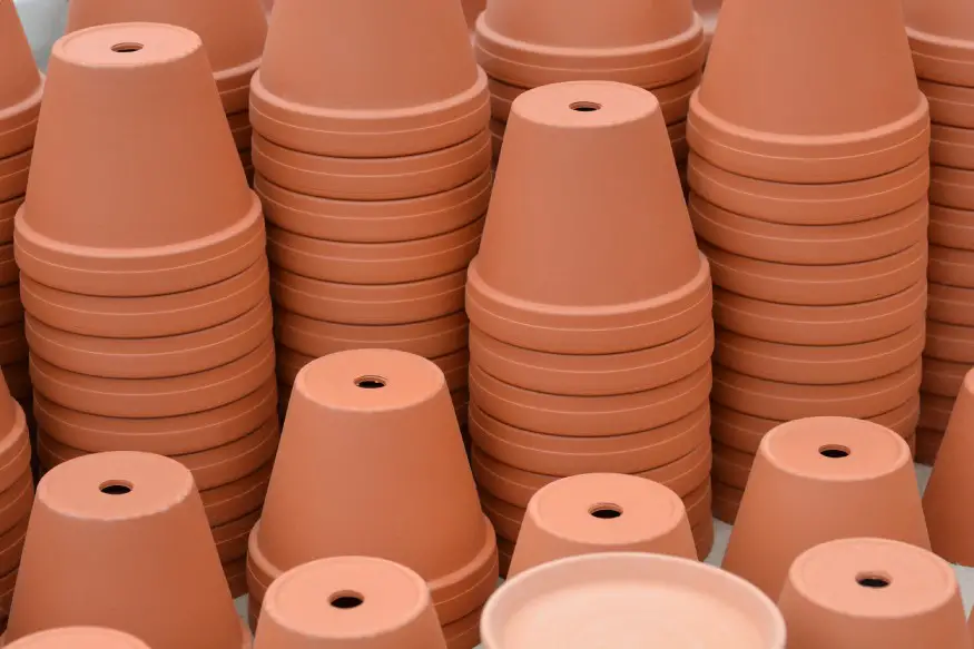pots with drainage holes
